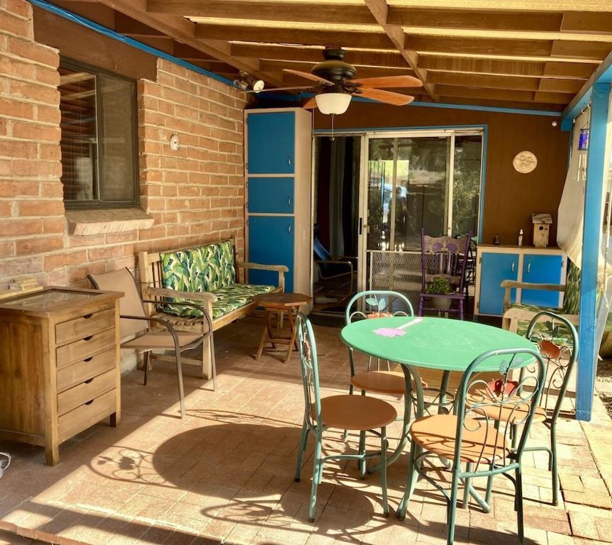 Casa Azul - Cute Centrally Located Adobe With Large Fenced Outdoor Living For Pets And Adults, Non-Smoking Tucson Esterno foto