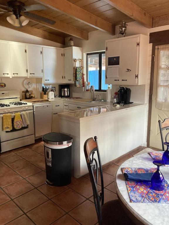 Casa Azul - Cute Centrally Located Adobe With Large Fenced Outdoor Living For Pets And Adults, Non-Smoking Tucson Esterno foto